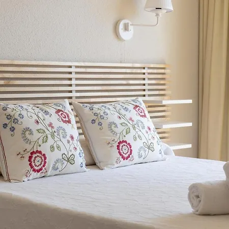 Oleholidays 1142 Romana Playa Ocean Views * Marbella