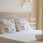 Oleholidays 1142 Romana Playa Ocean Views * Marbella